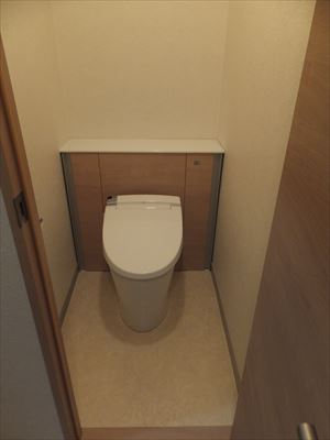 LIXIL　リフォレＩ型でスッキリトイレに